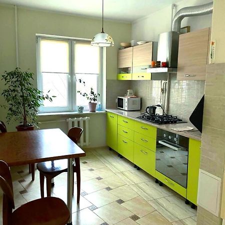Автовокзал Apartamento Rivne Exterior foto